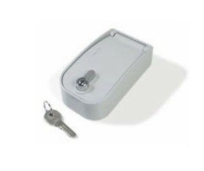 CARDIN SELRL3C Blindino in alluminio con pulsante e leva di sbloc