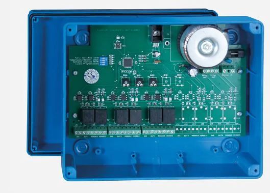 DOMOTIME DC3SEM2L Control unit for traffic lights with 2 lights with 3 timed or entrances