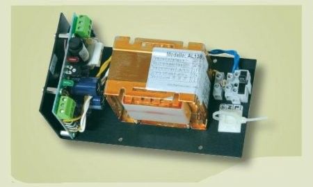 VIMO AL138V20 Caricabatteria Lineare 13-8V 2A versione a giorno con indicazione di presenza tensione di ingresso