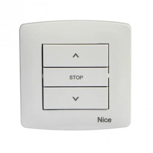 556.01000 PLACCA CON LOGO NICE PER INTERRUTTORI 555.3